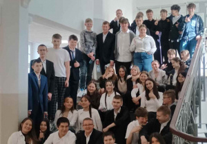 Cała ekipa ósmoklasistów - zdjęcie grupowe