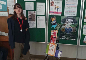 Książki na statywie