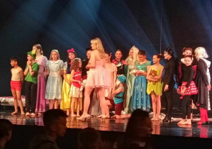 Tancerze na scenie