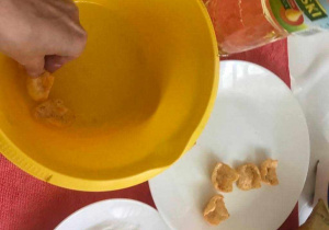 Doświadczenie z chipsami i olejem