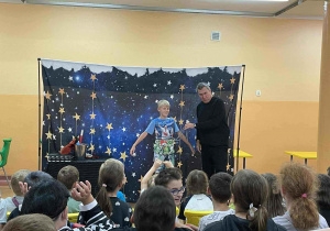 Występy Czarodzieja w szkole