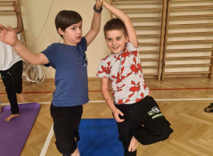 Joga z elementami mindfulness w 1b