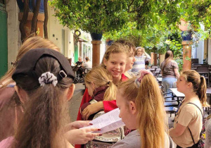 Czas na małe co nieco - przystanek na napój i słodycz