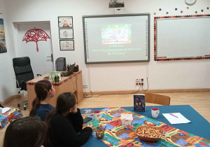 Uczennice podczas zajęć Klubu Dyskusyjnego