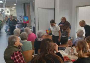 Wspólnie przy zajęciach stolikowych