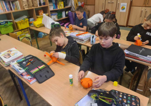 praca plastyczna - dynie z pasków