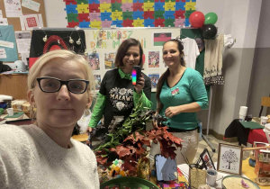 Rada Rodziców na tle stanowiska kiermaszowego