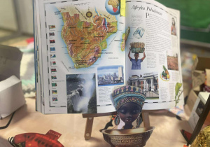 Dekoracja - książka i sztuka afrykańska