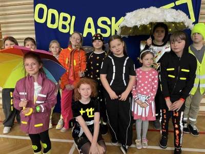 Pokaz odblaskowej mody