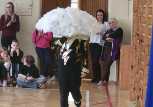 Pokaz mody odblaskowej