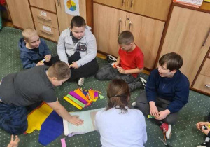 praca w kręgu na dywanie