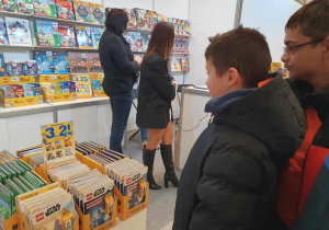 W sekcji komiksów i czasopism