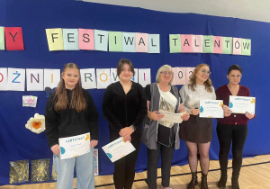 Najżyczliwsi ze społeczności szkolnej z dyplomami