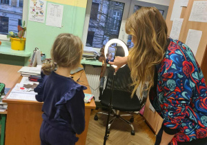 Mama Youtuberka tłumaczy jak nagrywać materiał