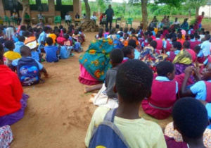 Uczniowie w szkole Nasonjo