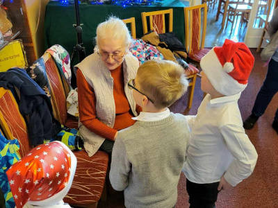 Spotkanie pierwszaków z Seniorami