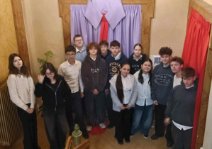 Wystawa artystycznych perfum w postaci rzeżb