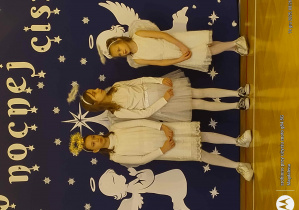 Uczennice jako trzy aniołki