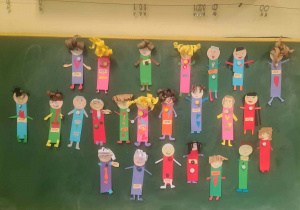 Wystawa prac uczniów - zakładki - prezent z okazji święta Babci i Dziadka