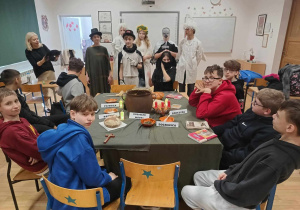 Przygotowanie do czytania - dekoracje zgodne z treścią tekstu literackiego