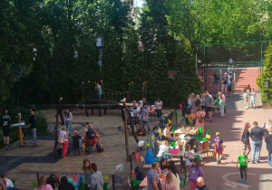 Widok na plac piknikowy z góry