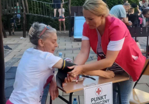 Stoisko medyczne z możliwością pomiaru ciśnienia
