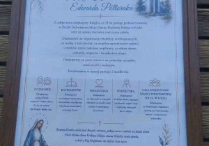 Pamiątkowy obraz dla ks. Ryszarda od społeczności SP 111