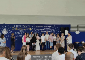 Wyróźnieni uczniowie i ich rodzice
