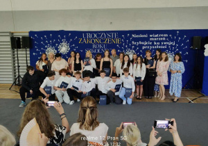 Wspólne zdjęcie z Dyrektorem i Nauczycielami